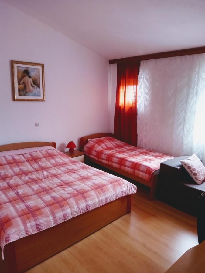 Apartmani Nikolina Razanac Exterior photo